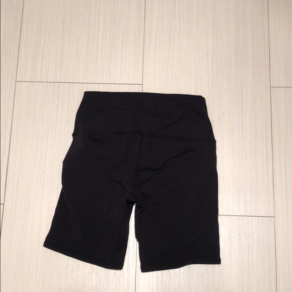 Alo yoga bike shorts - Picture 2 of 4